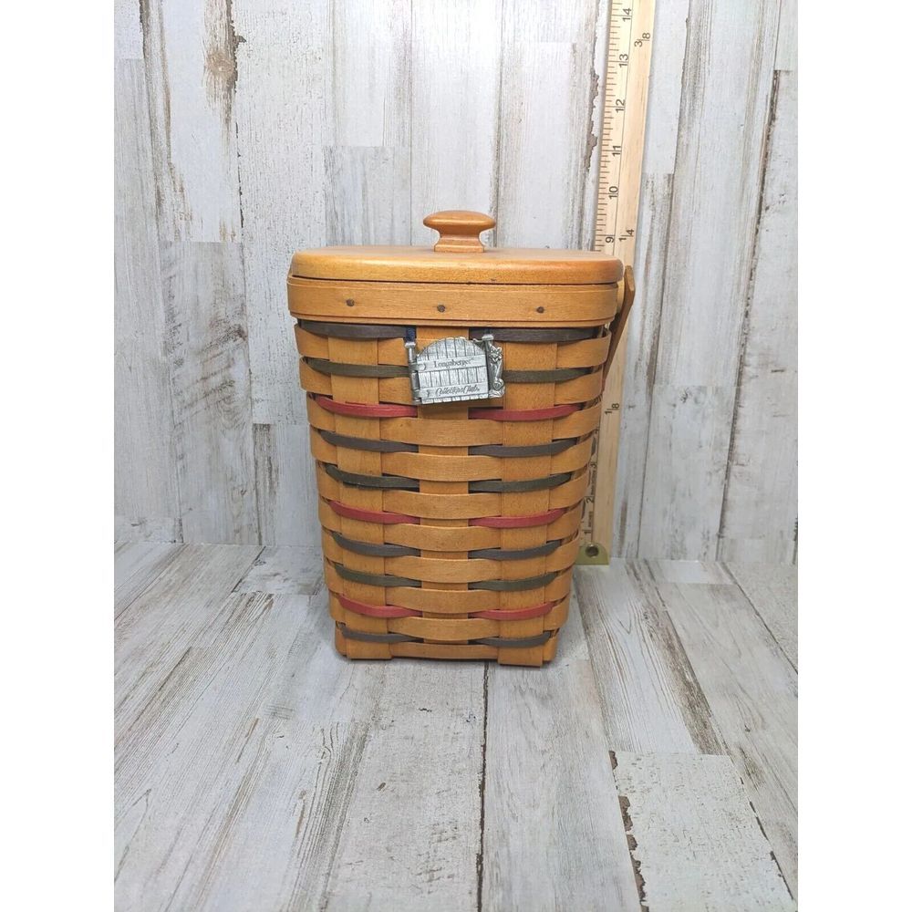 Longaberger Basket Woven Traditions 1999 Red Green w/ Collector's‎ Club Pin